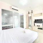 Comfy 1Br At Gateway Pasteur Apartment By Travelio